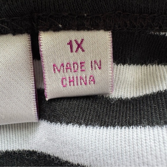 🩵Quaker Factory 1X 3/4 Sleeve Women’s Top Black Striped Lobster Sequins - Picture 7 of 12